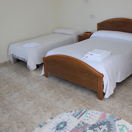 O Cruceiro Hotell Puentedeume Eksteriør bilde