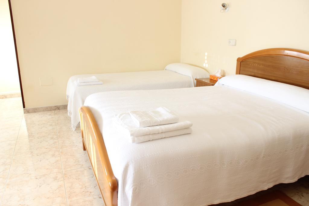 O Cruceiro Hotell Puentedeume Rom bilde