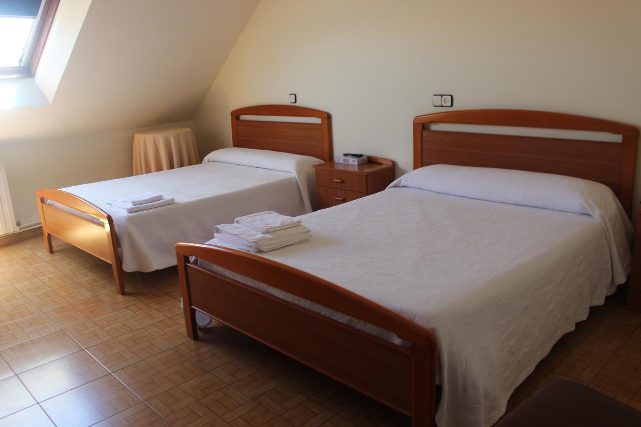 O Cruceiro Hotell Puentedeume Eksteriør bilde