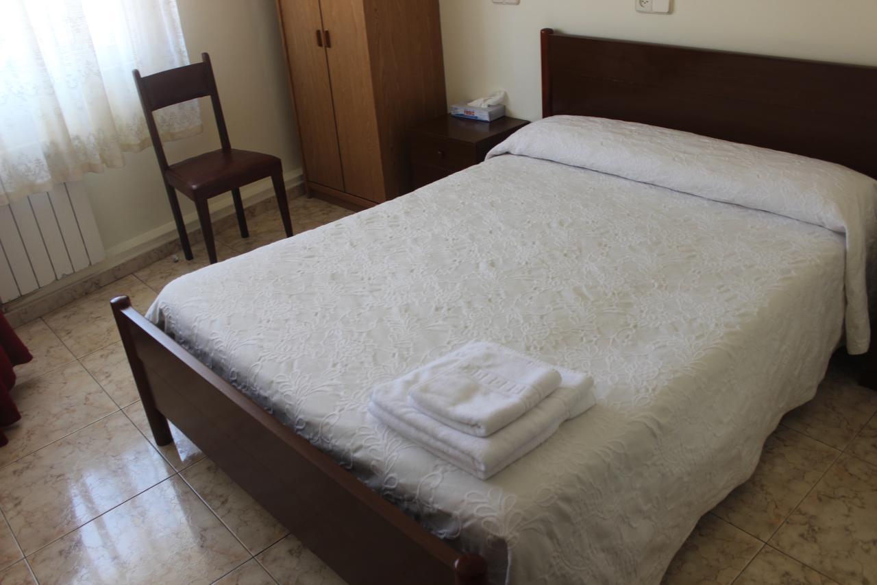 O Cruceiro Hotell Puentedeume Eksteriør bilde
