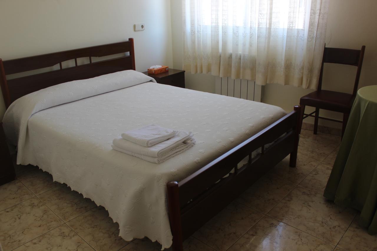 O Cruceiro Hotell Puentedeume Eksteriør bilde